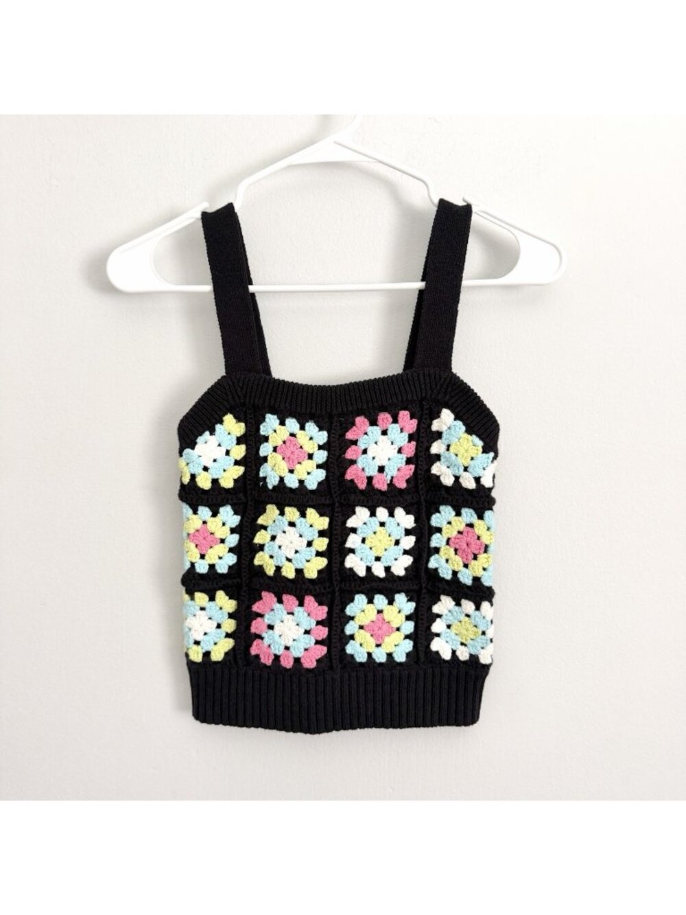 Design 365 Black Crochet Floral Sleeveless Tank Top Womens Size XS